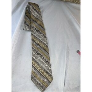 True Vintage 1970s Brocade Tie Gold gray Geometric Thick Aristo-Craft 4x56"435